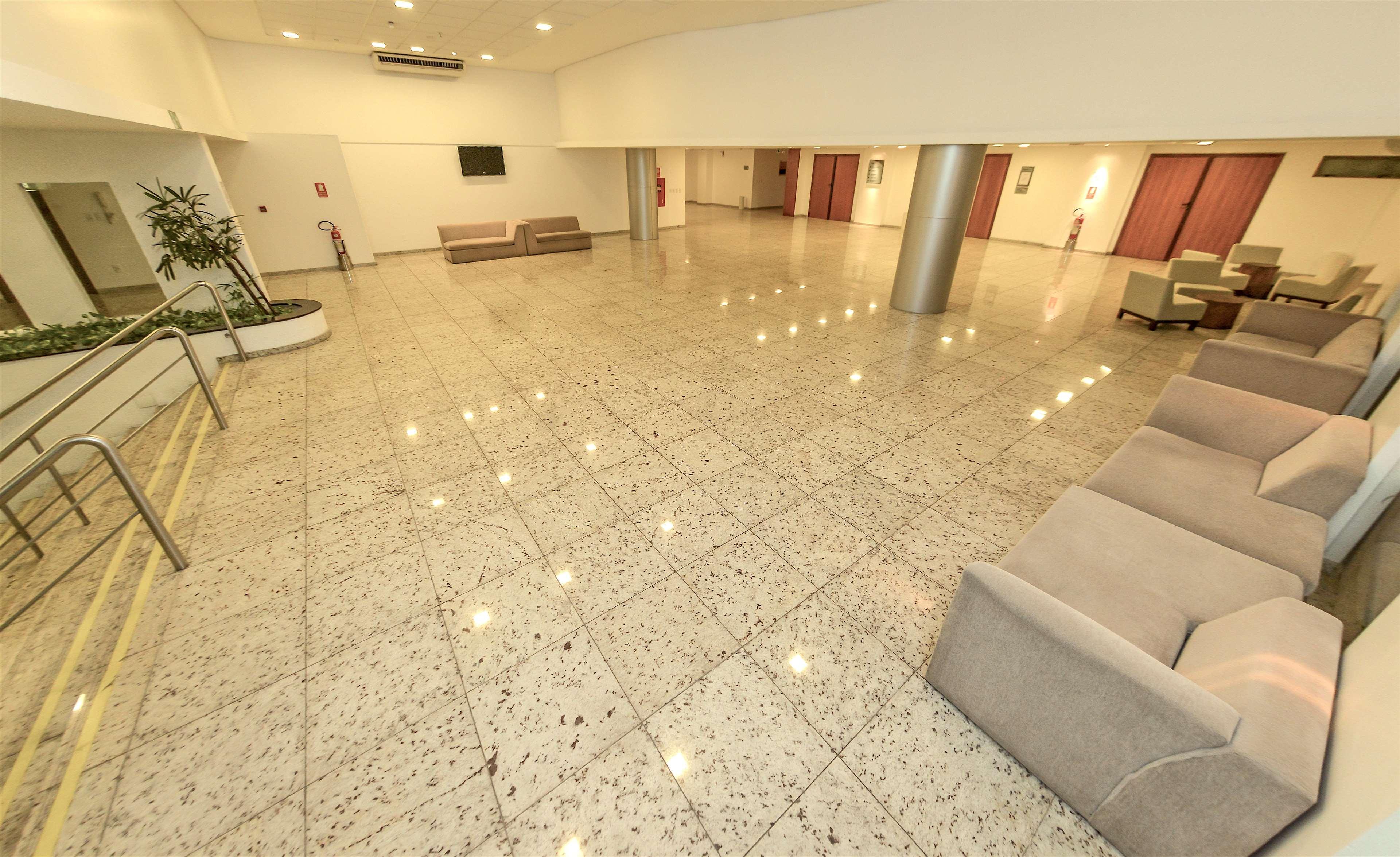 普利米尔马塞约贝斯特韦斯特酒店 Maceió 外观 照片 A polished granite floor