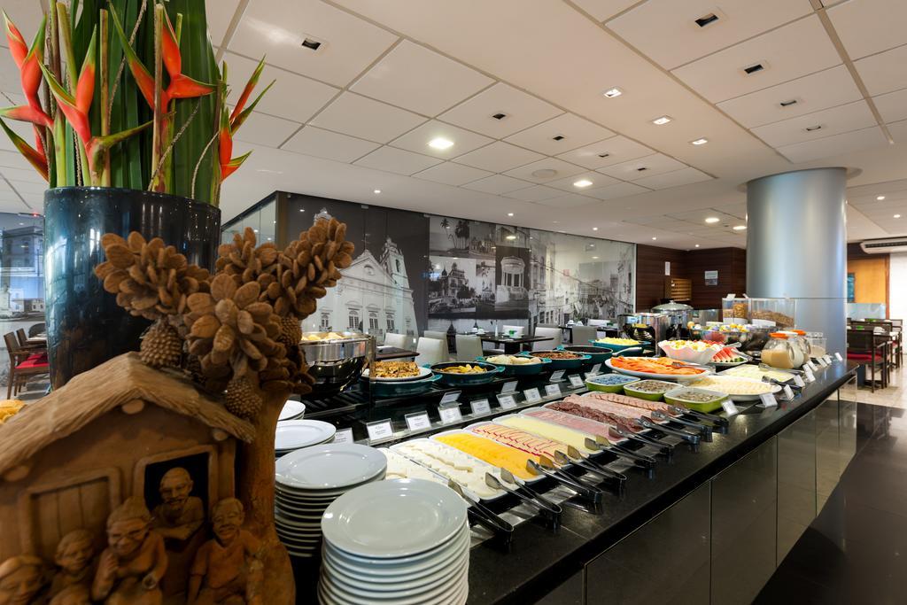 普利米尔马塞约贝斯特韦斯特酒店 Maceió 外观 照片 A buffet at a hotel